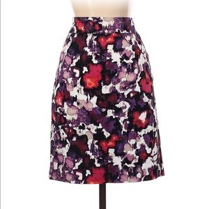 🎉4X HP🎉NWT. Ann Taylor Petite Pencil Skirt. Purple, red, white, tan. Size 4P.